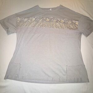 Evaless Floral Eyelet Mixed Media T-Shirt Womens Small Grey Good Boho Slit Hem